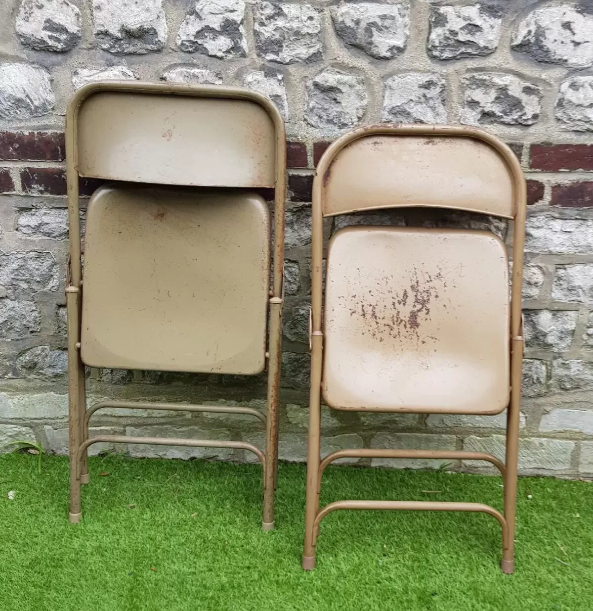 Illustration numéro 5 du produit Chaises pliantes métal